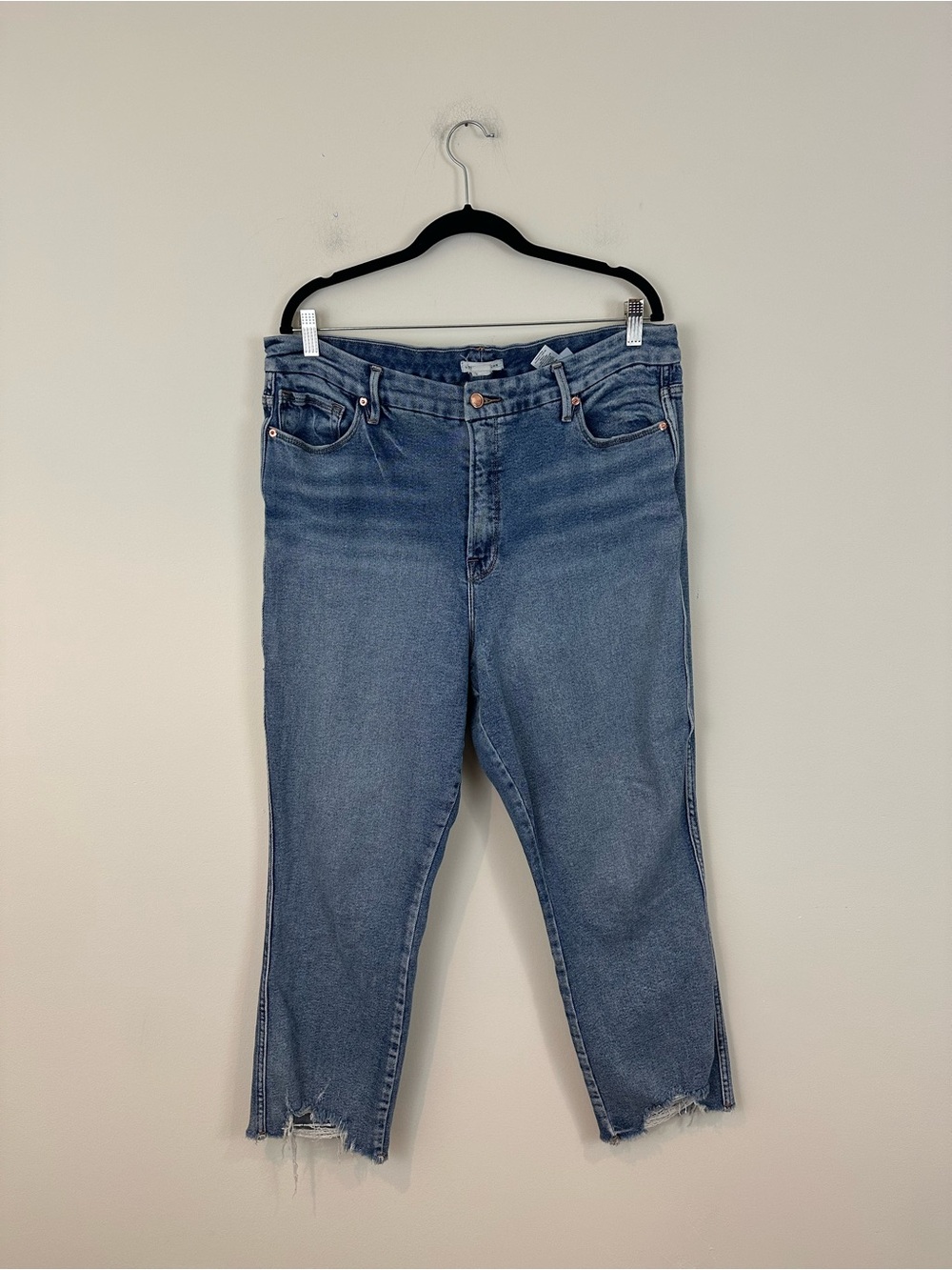 Good American Light Wash Distressed Jeans Size 18